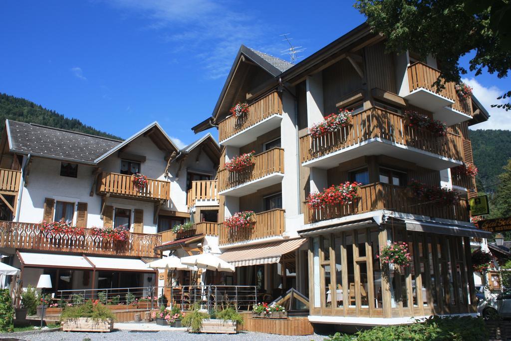 Logis Hotel Gai Soleil Samoens Phòng bức ảnh