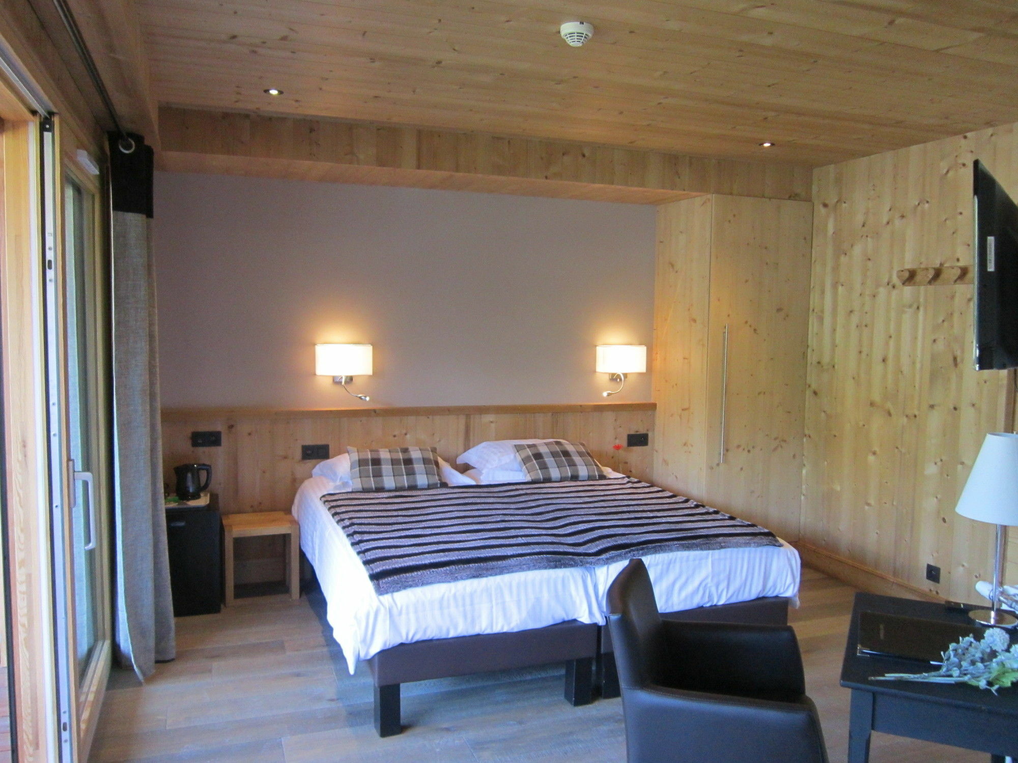 Logis Hotel Gai Soleil Samoens Ngoại thất bức ảnh