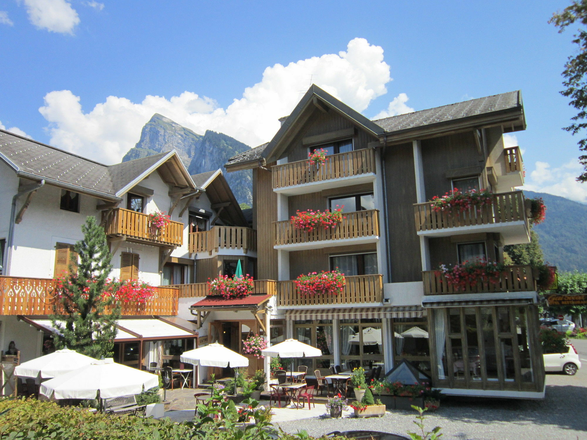 Logis Hotel Gai Soleil Samoens Ngoại thất bức ảnh